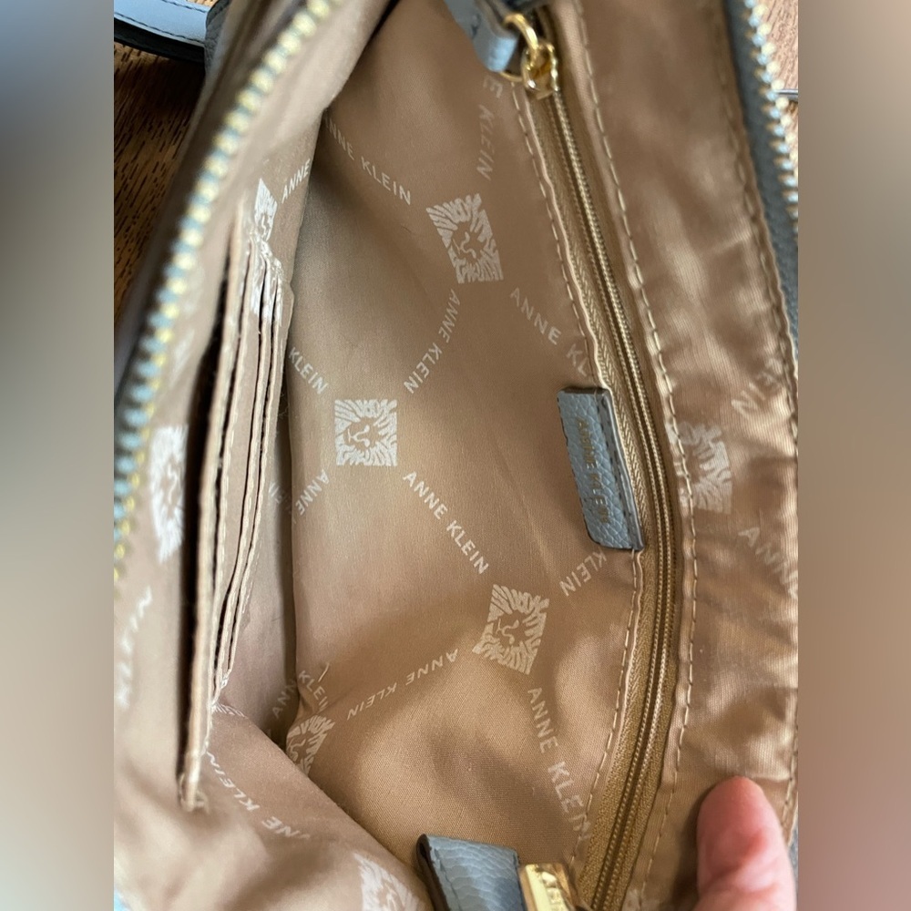 Anne Klein 2 piece Purse Set - Picture 7 of 9